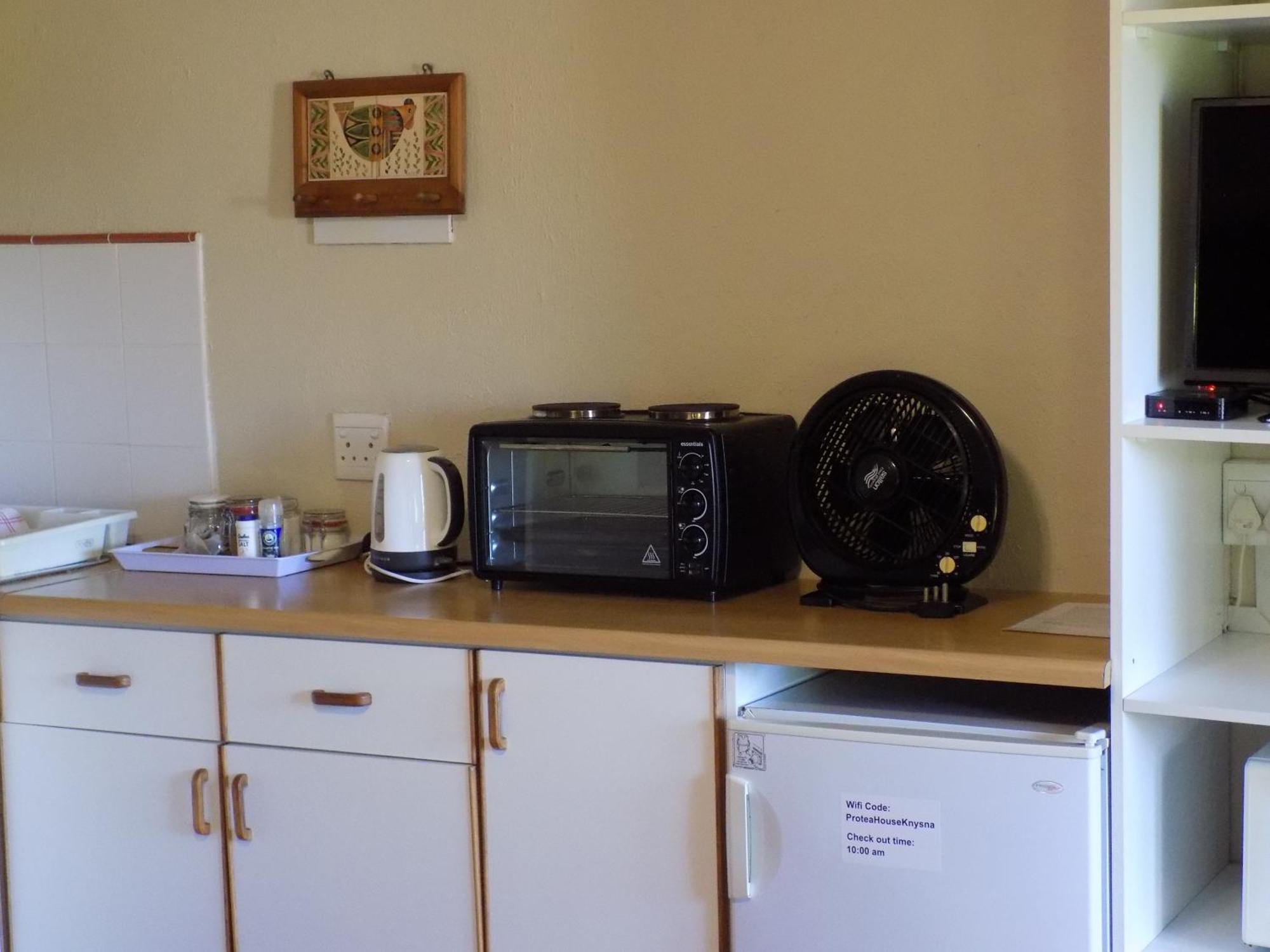 Protea Guest House Knysna Bagian luar foto